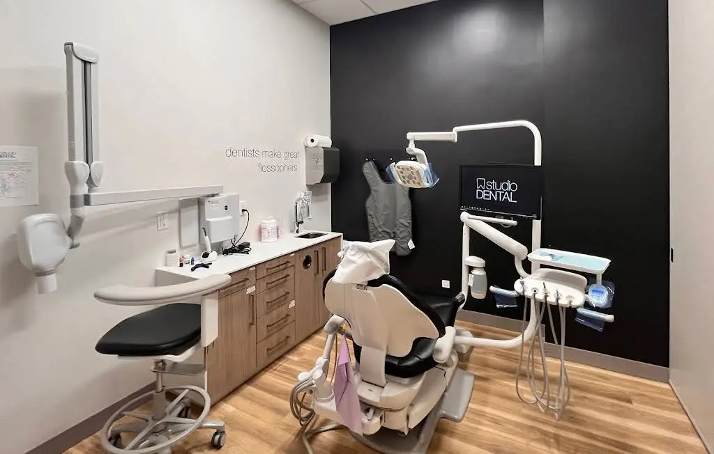Studio Dental @ Scarborough Town Centre