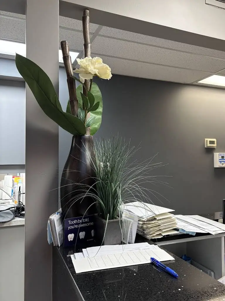 Dr. Kwong Lo Dental Office