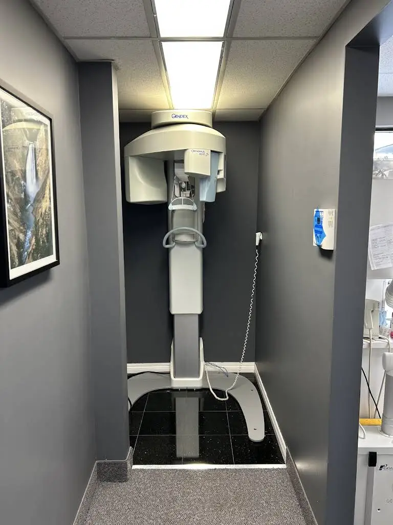 Dr. Kwong Lo Dental Office