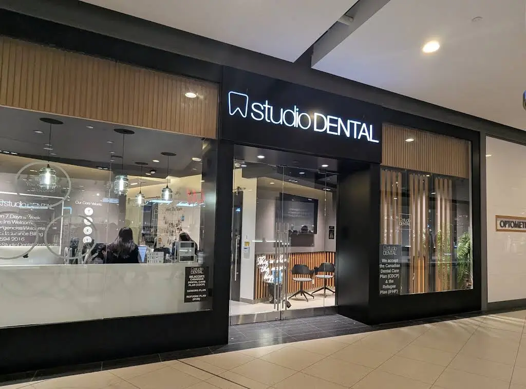 Studio Dental @ Eaton Centre