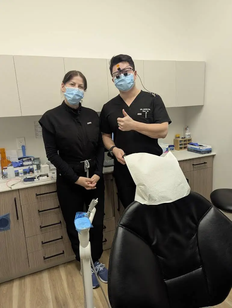 Studio Dental @ Eaton Centre