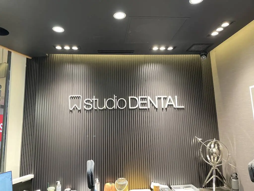 Studio Dental @ Eaton Centre