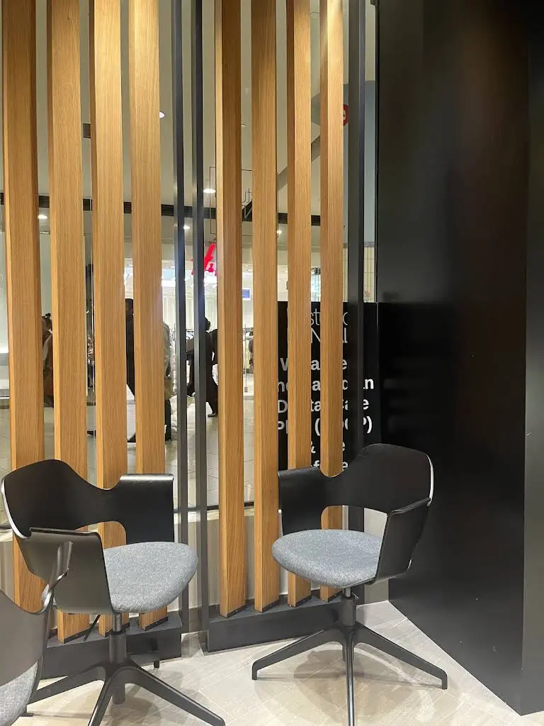 Studio Dental @ Eaton Centre
