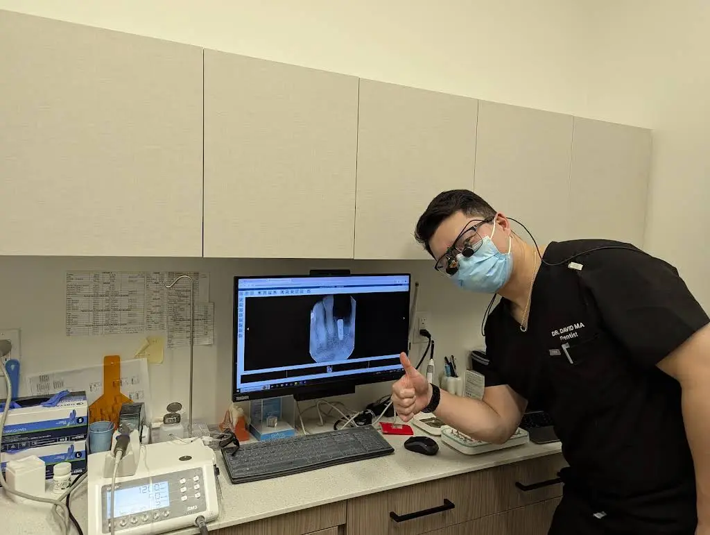 Studio Dental @ Eaton Centre