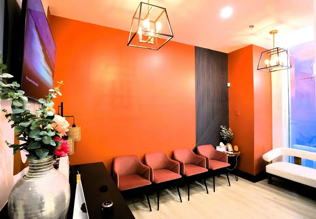 8 Queens Quay W Dental Clinic | Dr. Nav Chhina, DDS