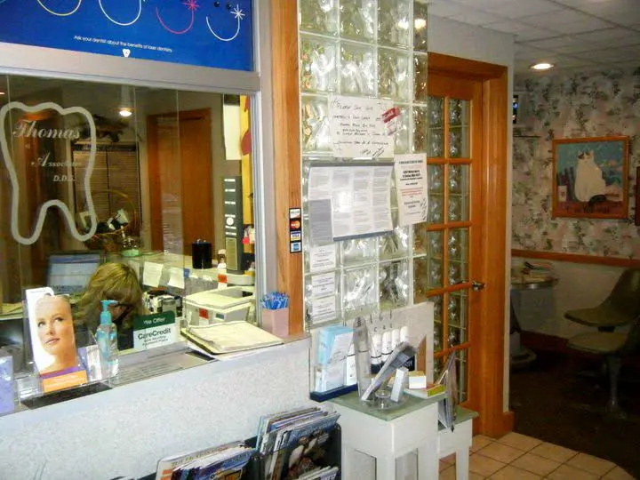 Thomas & Associates, DDS
