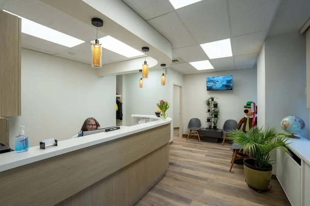 King Yonge Dentistry / Dr. Neil W. Moss