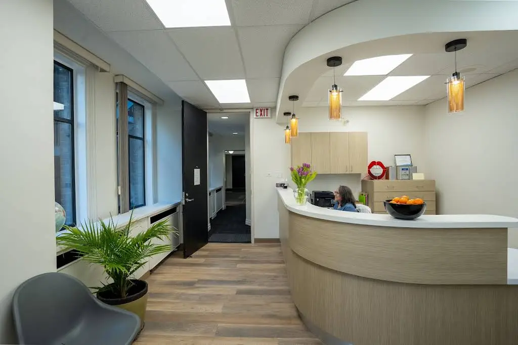 King Yonge Dentistry / Dr. Neil W. Moss