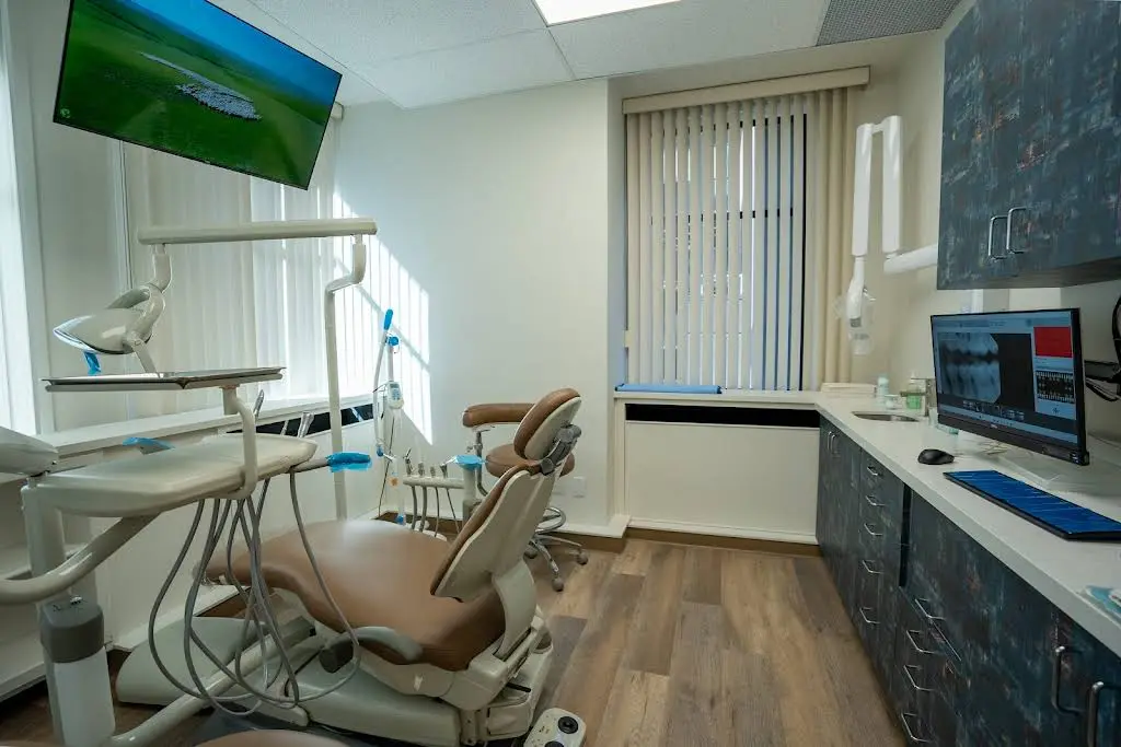 King Yonge Dentistry / Dr. Neil W. Moss
