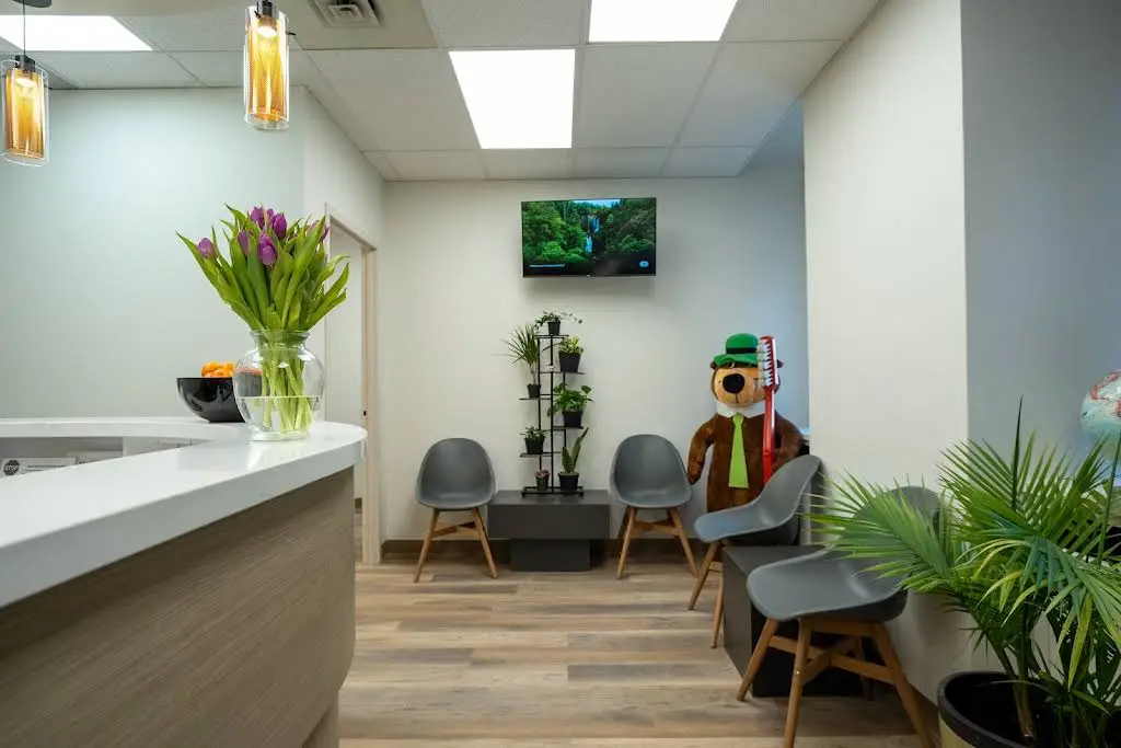 King Yonge Dentistry / Dr. Neil W. Moss