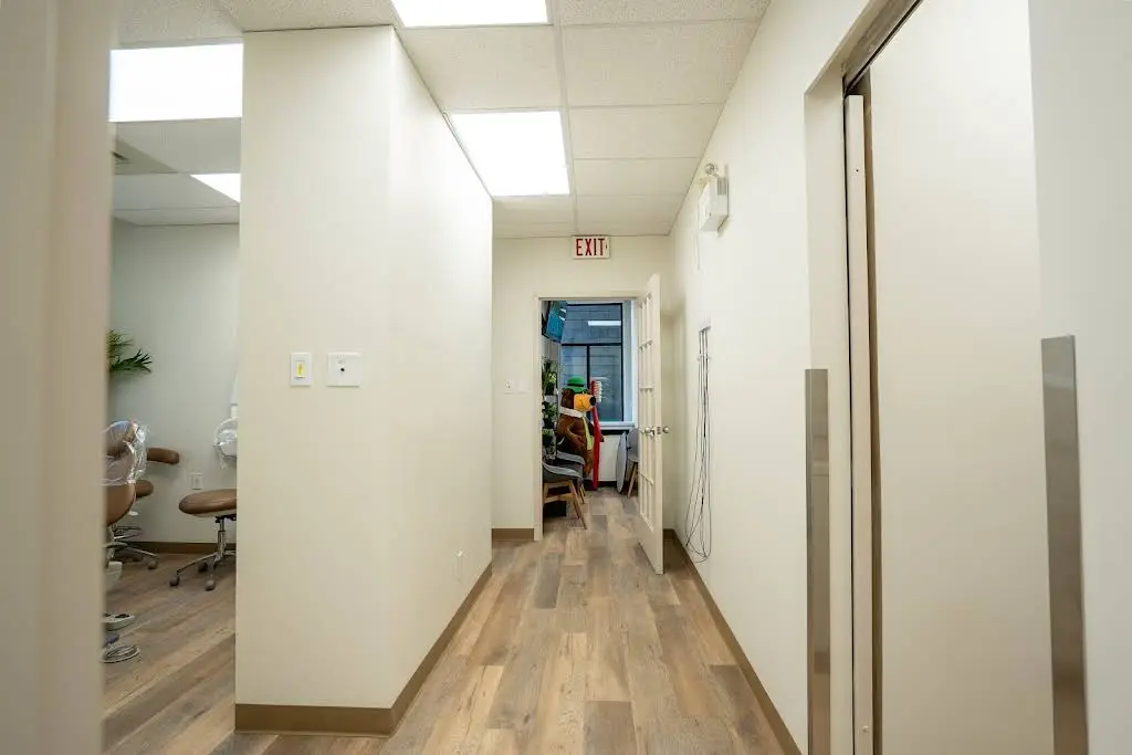 King Yonge Dentistry / Dr. Neil W. Moss