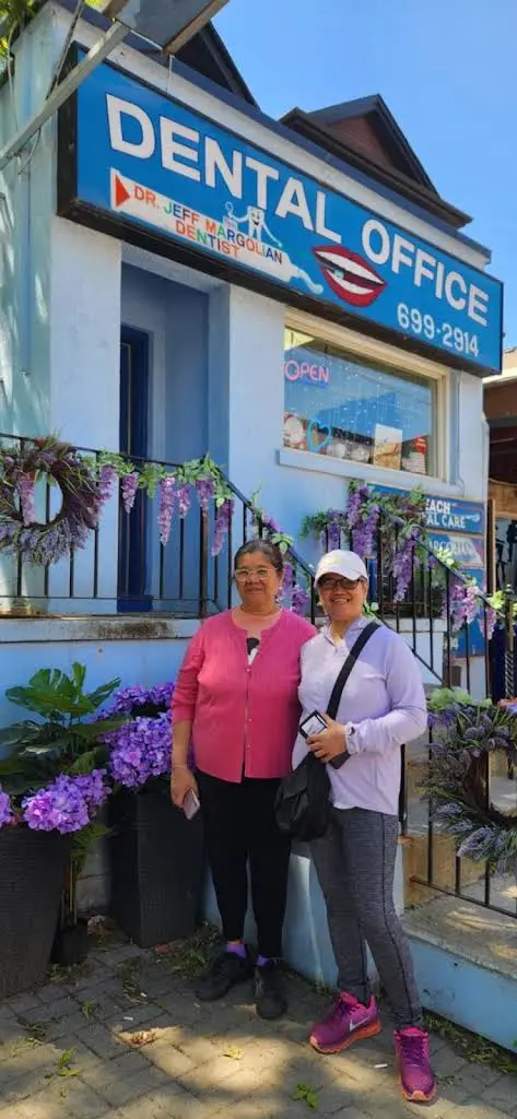 Beach Dental Care / Toronto Beaches Dentists - Professional dental clinic exterior with modern facilities
