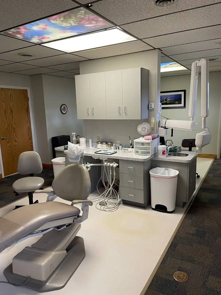 Holpuch Dental - Newton Falls