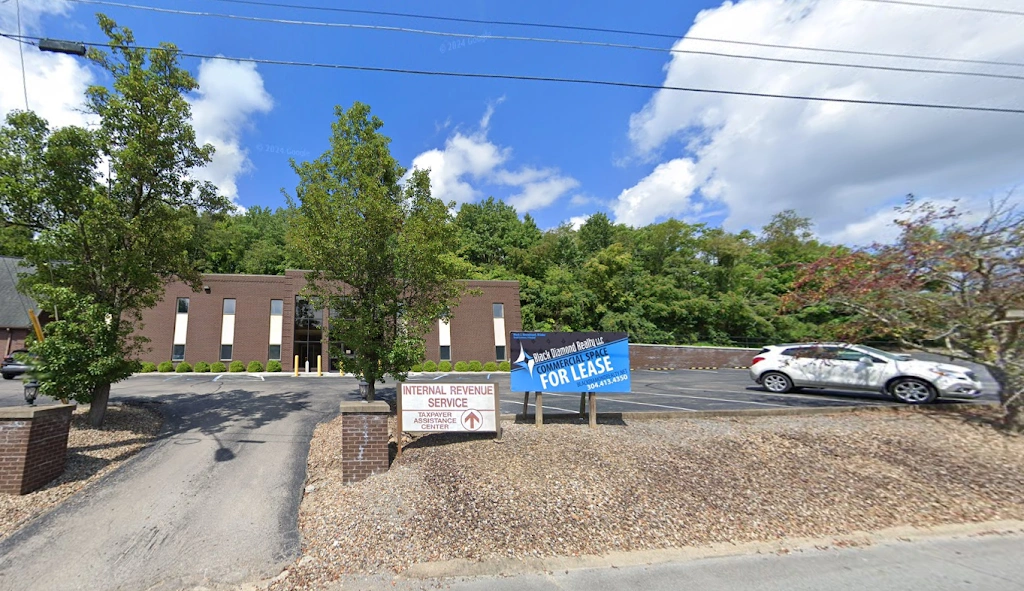 Momen Dentistry - Professional dental clinic exterior with modern facilities