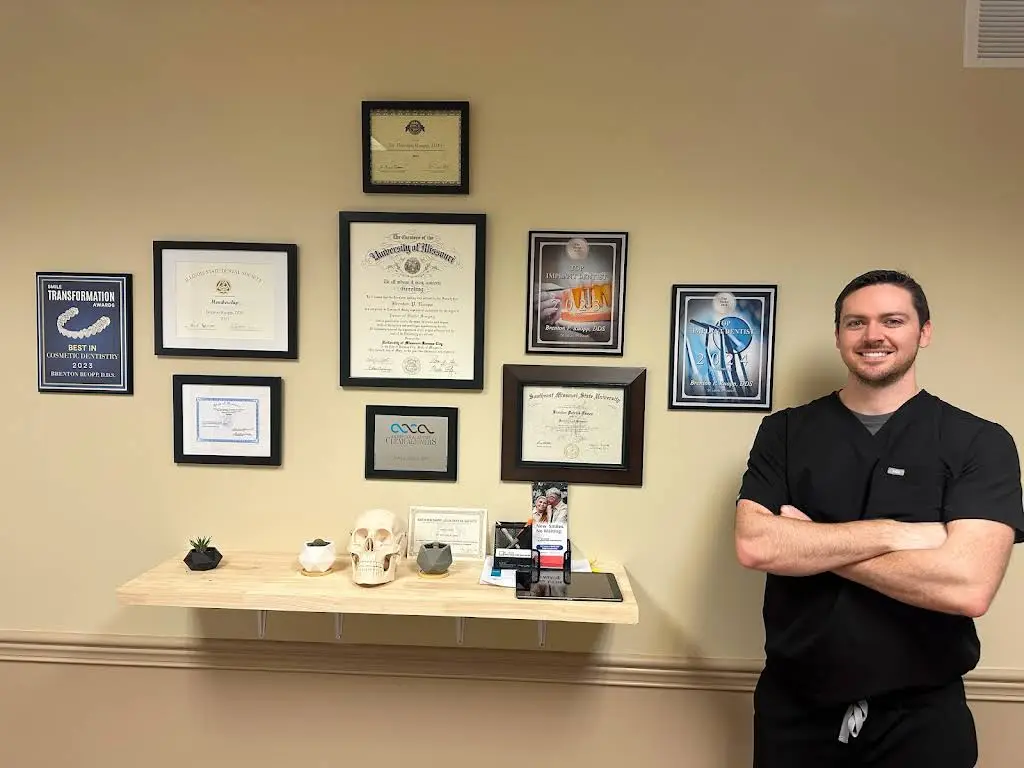 St. Louis Dentures and Implants