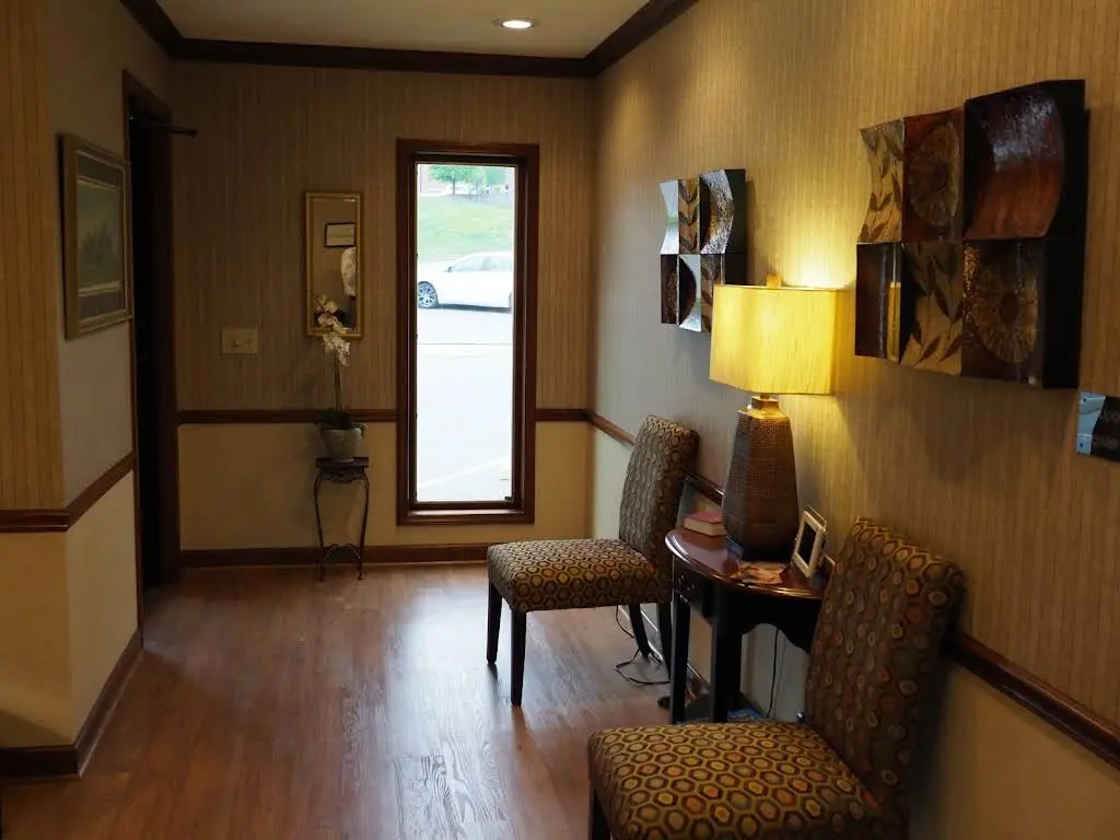 L Dean Simmons DDS