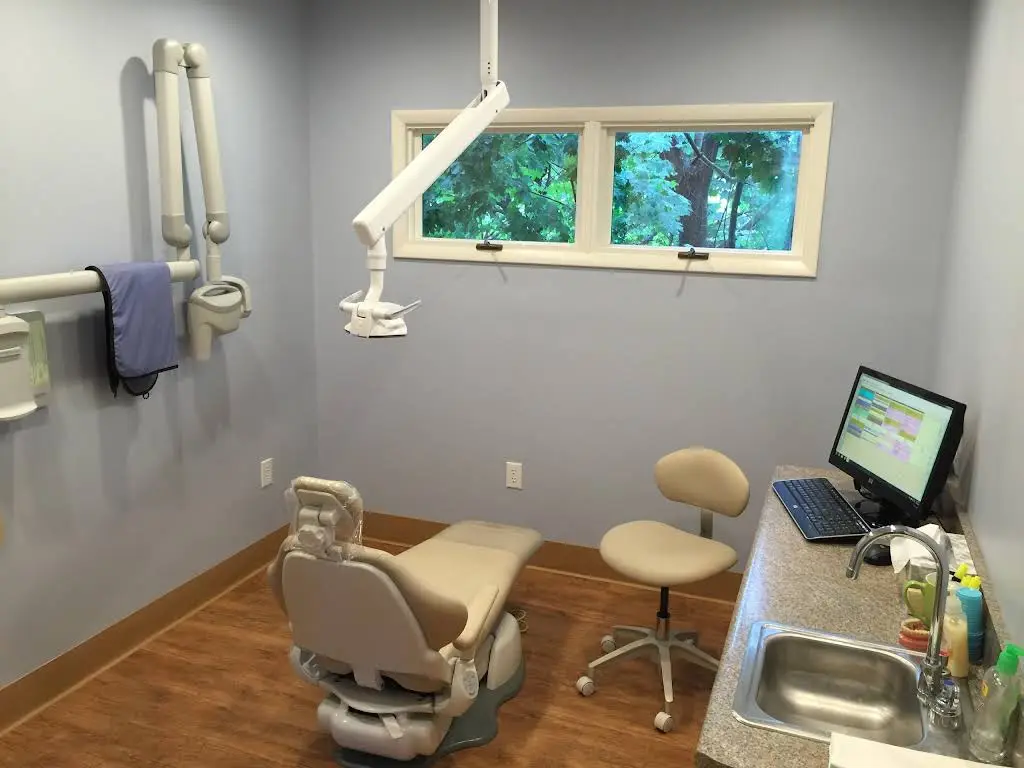 Aaron Periodontics and Dental Implants