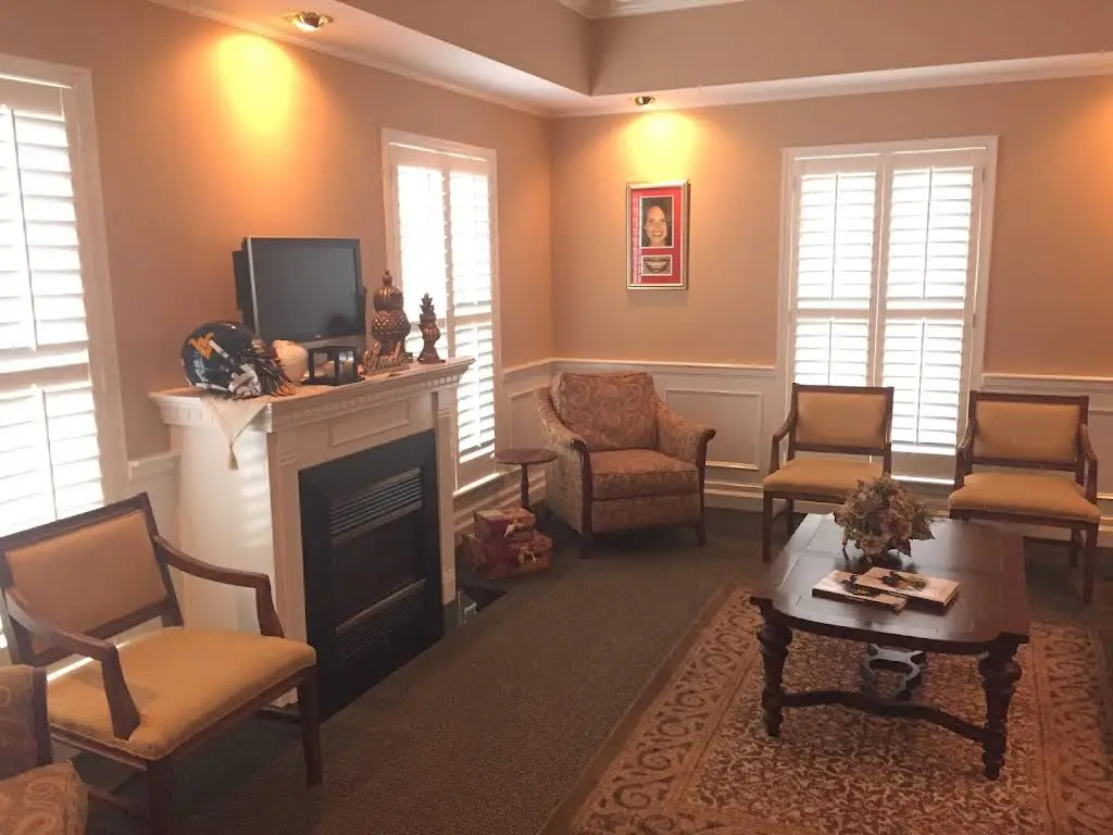 Smile Designs of the Shenandoah Valley: Kenneth L. Banks, DDS