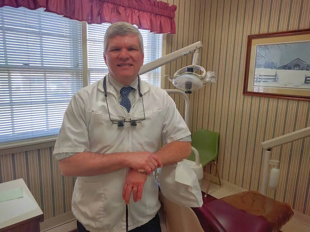 Dr. Alan D. Robbins, Family Dentistry