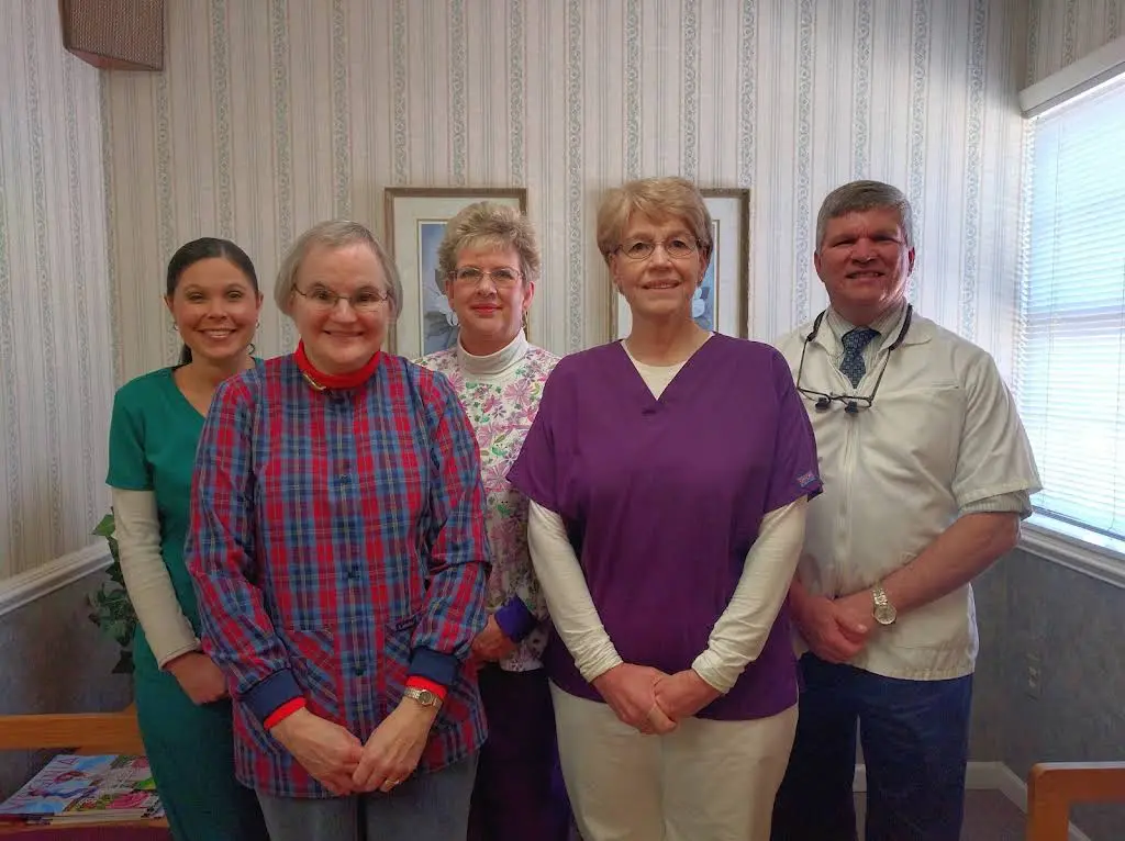 Dr. Alan D. Robbins, Family Dentistry