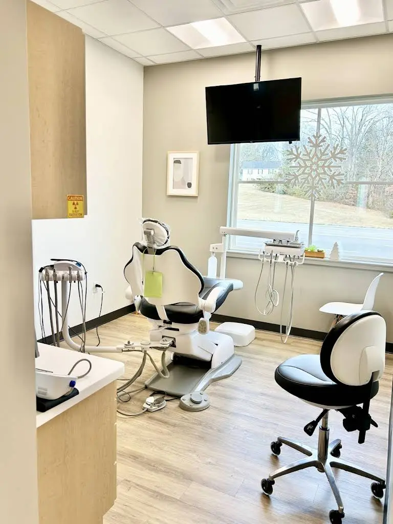 Confident Smiles & Implants