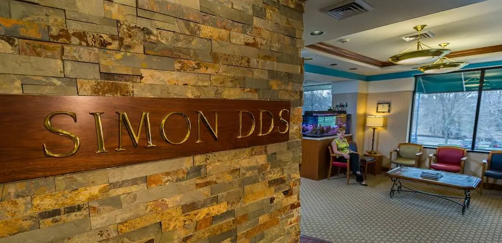 Dr. Lee J. Simon, DDS