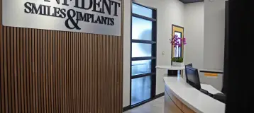 Confident Smiles and Implants O'Fallon