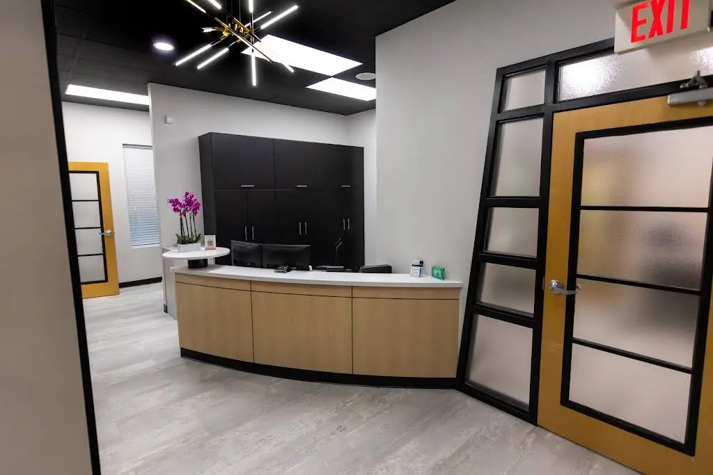 Confident Smiles and Implants O'Fallon