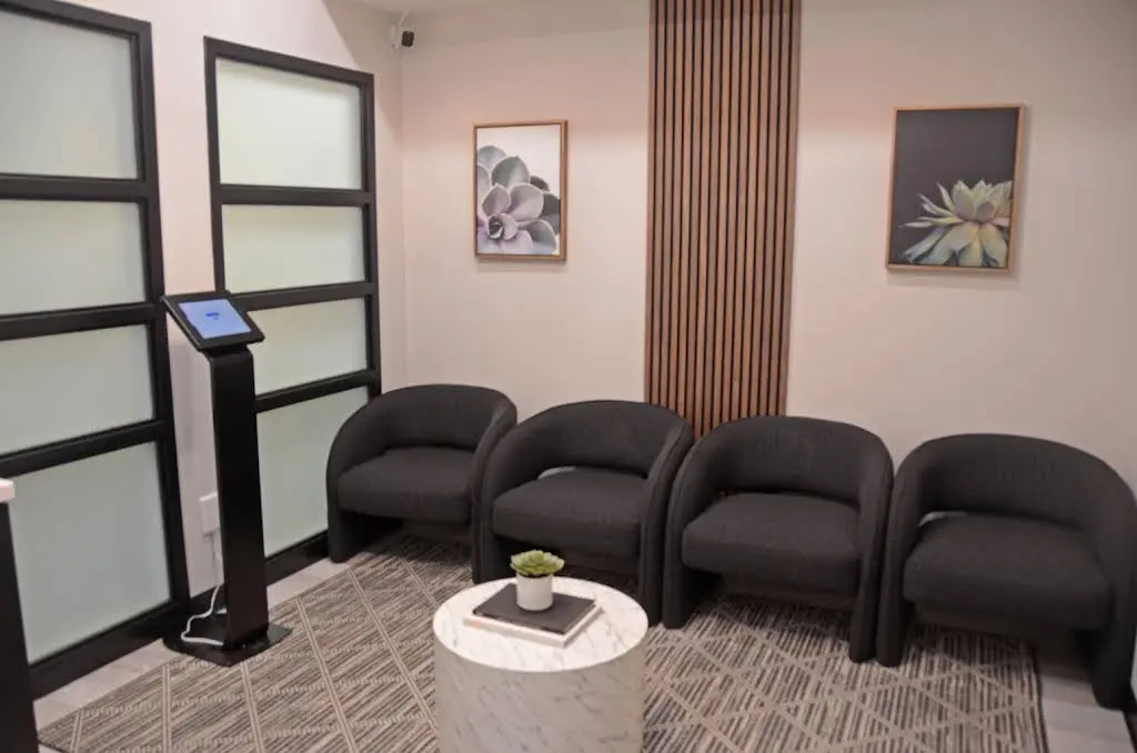 Confident Smiles and Implants O'Fallon