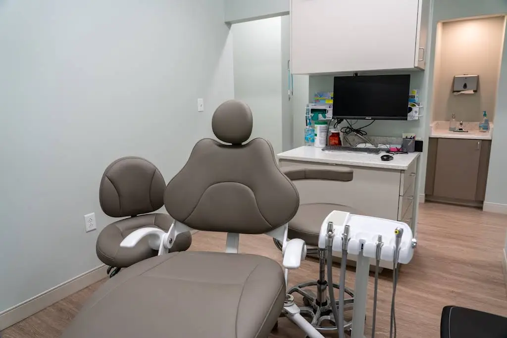 Lakeside Dental