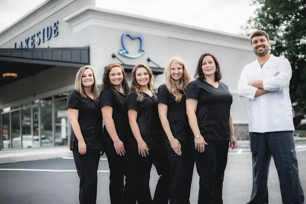 Lakeside Dental