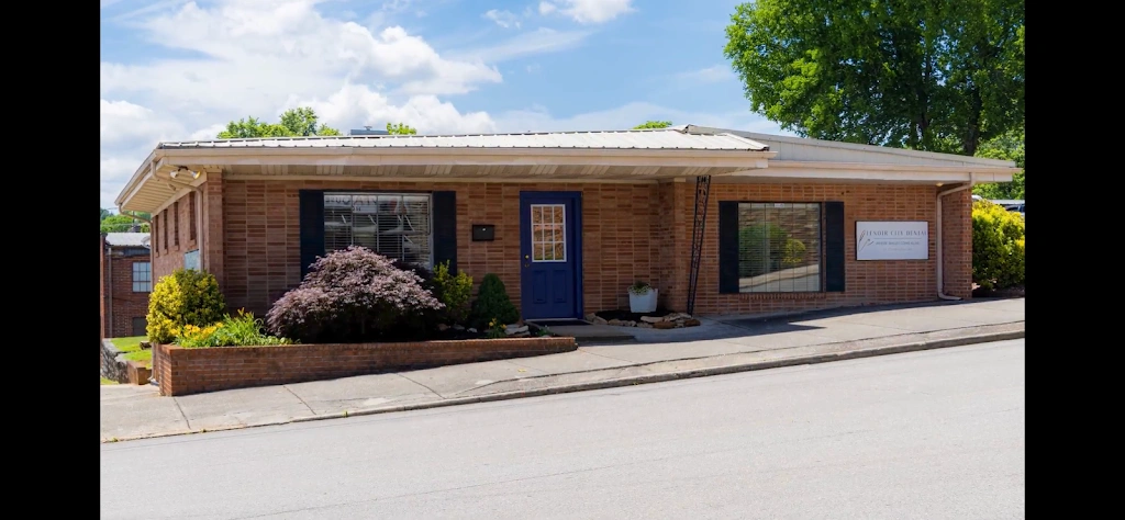 Lenoir City Dental: Dr. Christopher Lee, D.M.D.