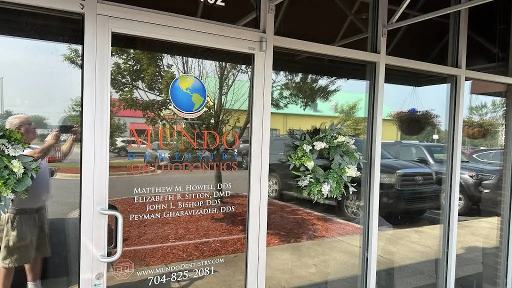 Mundo Dentistry & Orthodontics