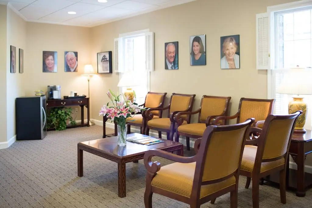 Lavalliere Dentistry