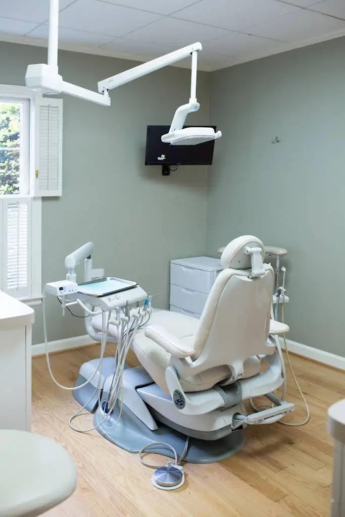 Lavalliere Dentistry