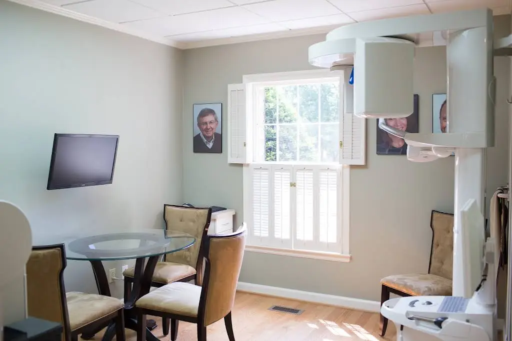 Lavalliere Dentistry