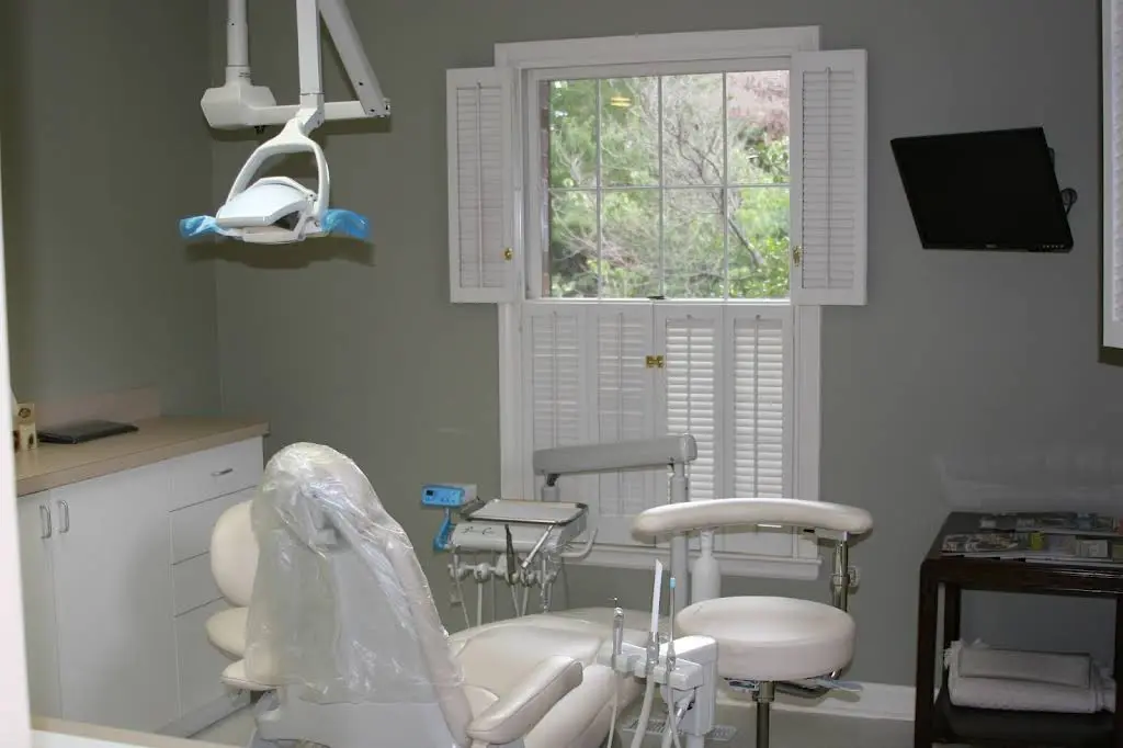 Lavalliere Dentistry