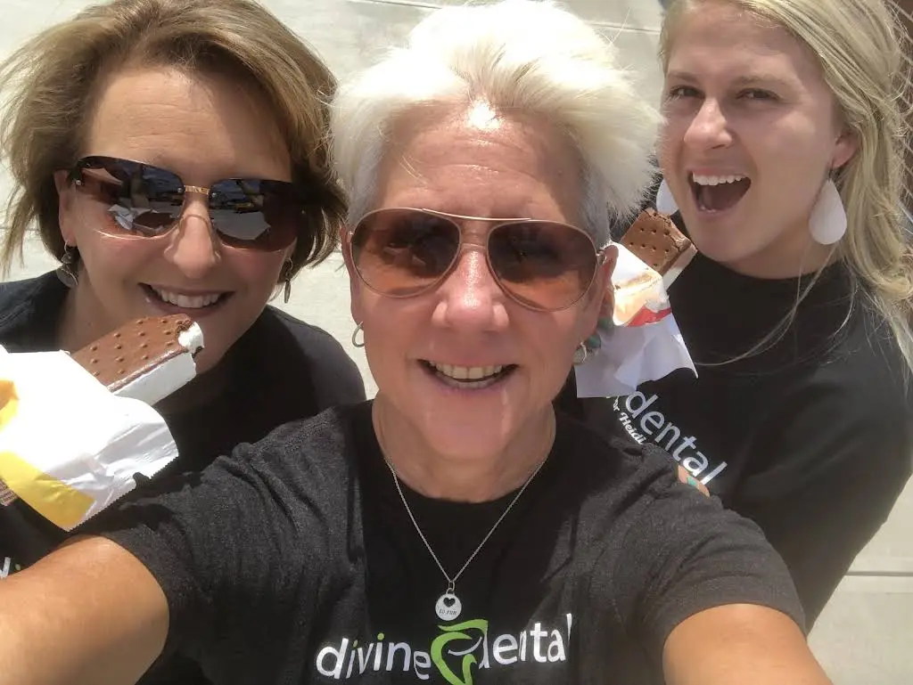 Divine Dental / Dr. Hariklia Tzioros, DDS