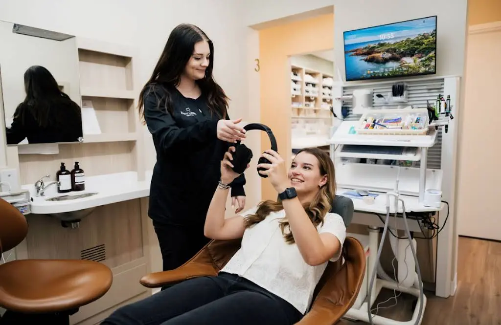 Eight Creeks Dental