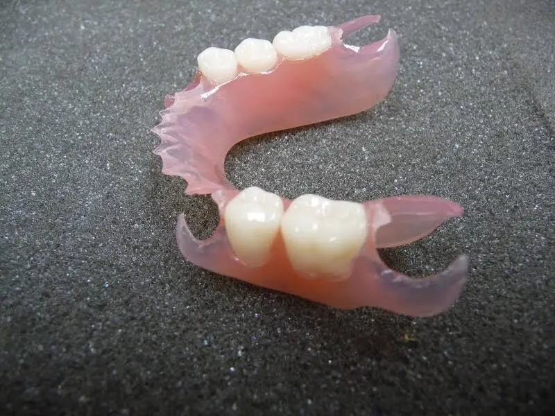 POMS Oral Surgery + Dental Implants