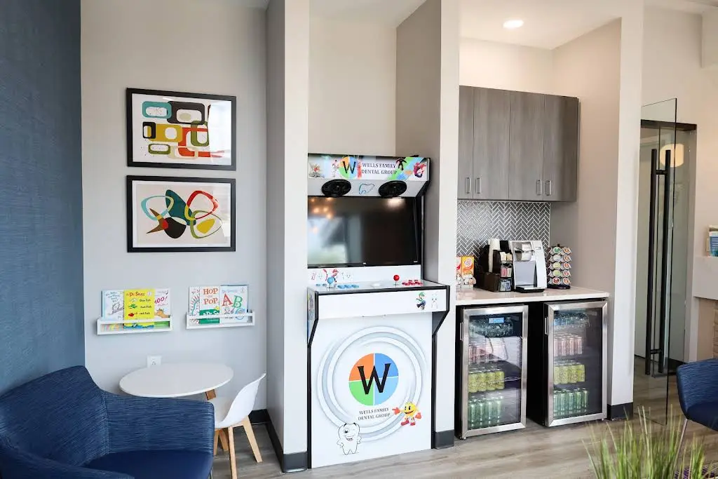 Wells Family Dental Group - Gateway Commons