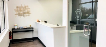 Luna Dentures and General Dentistry