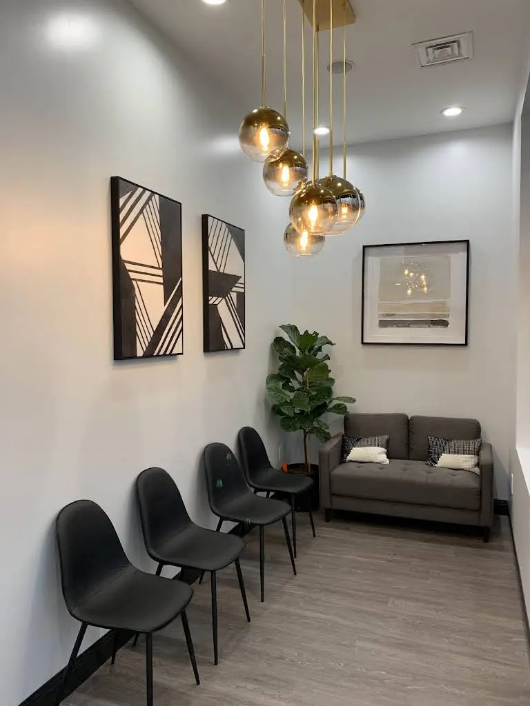 Luna Dentures and General Dentistry