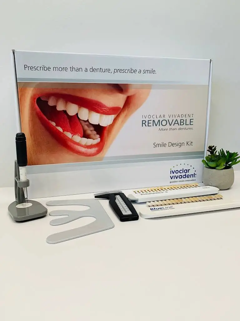 Luna Dentures and General Dentistry