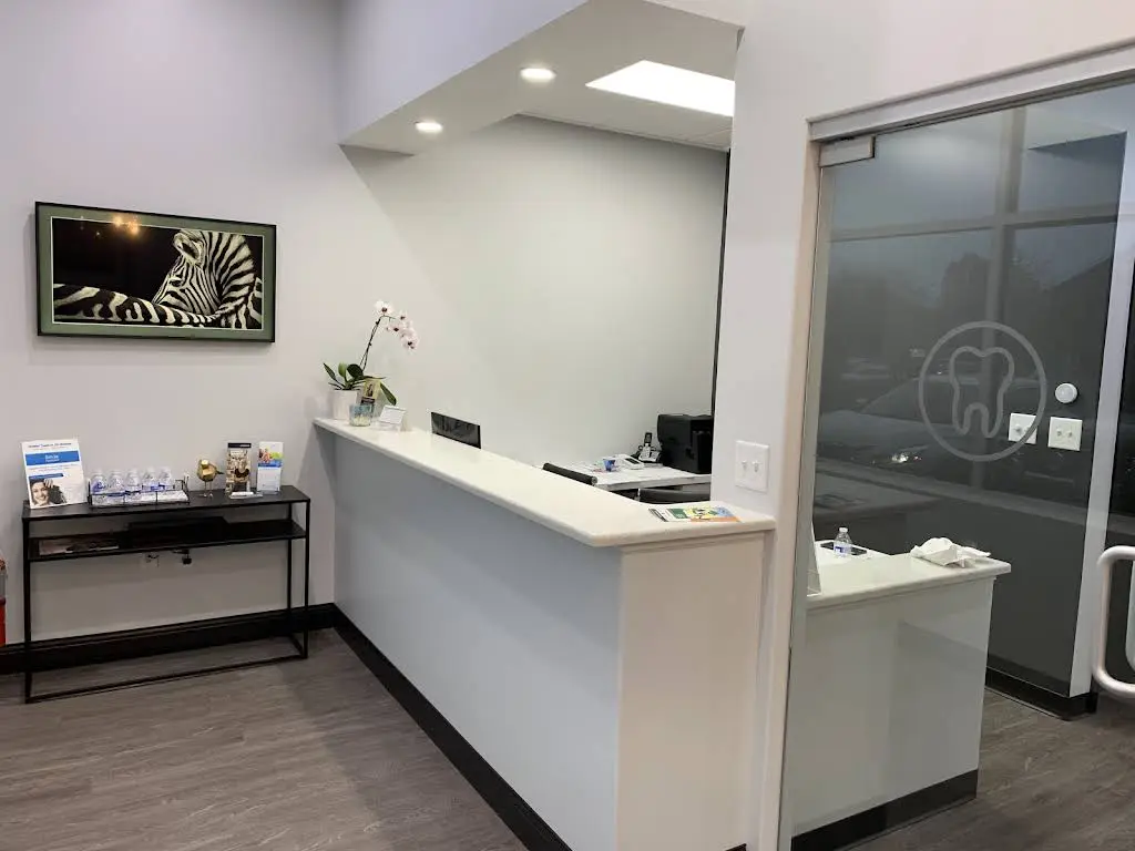 Luna Dentures and General Dentistry