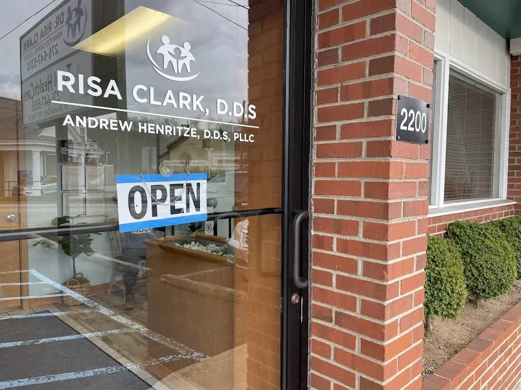 Henritze Dental Group - Collinsville