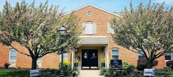 R & W Dental Associates