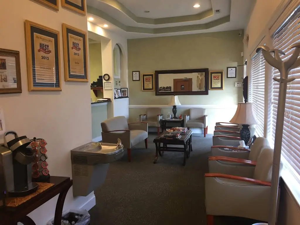 Dr. Stelianos A. Bredologos & Dr. Maria Mendrinos, Family and Cosmetic Dentistry