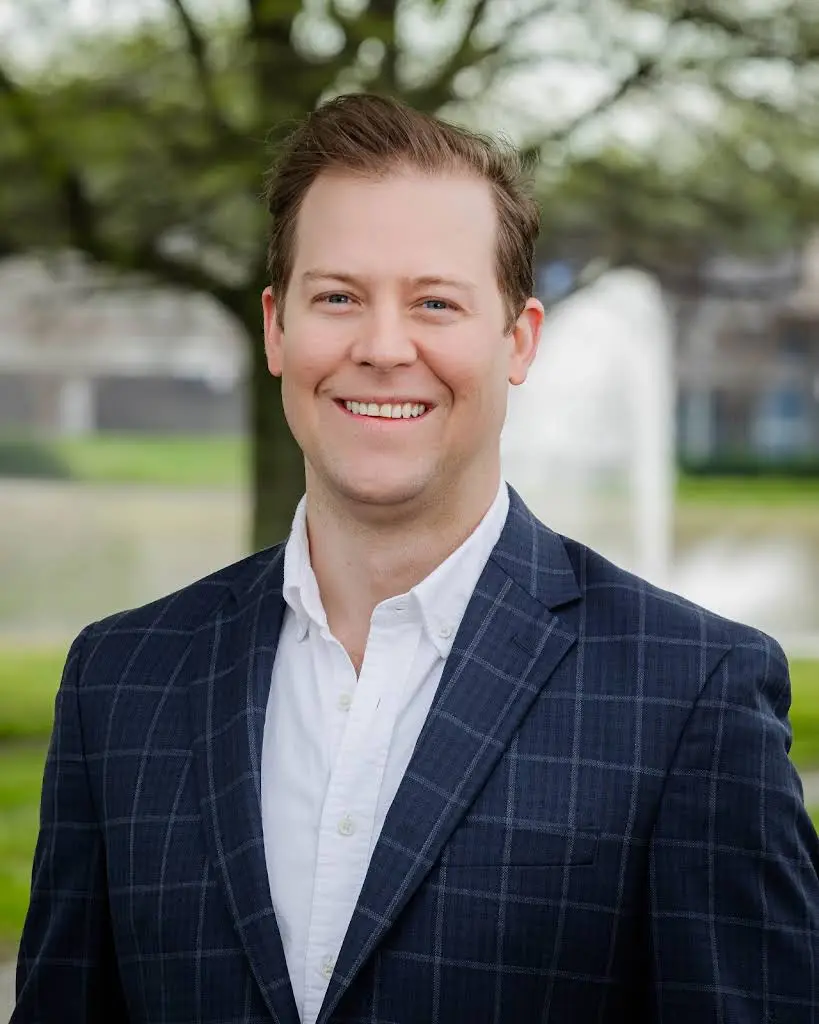 Chesapeake Family and Implant Dentistry - Dr. Harry Squire