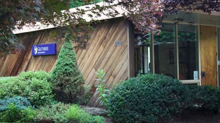 Guthrie Towanda Orthodontics - Professional dental clinic exterior with modern facilities
